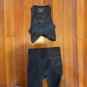 SET Active Form Cloud BROWN in XS